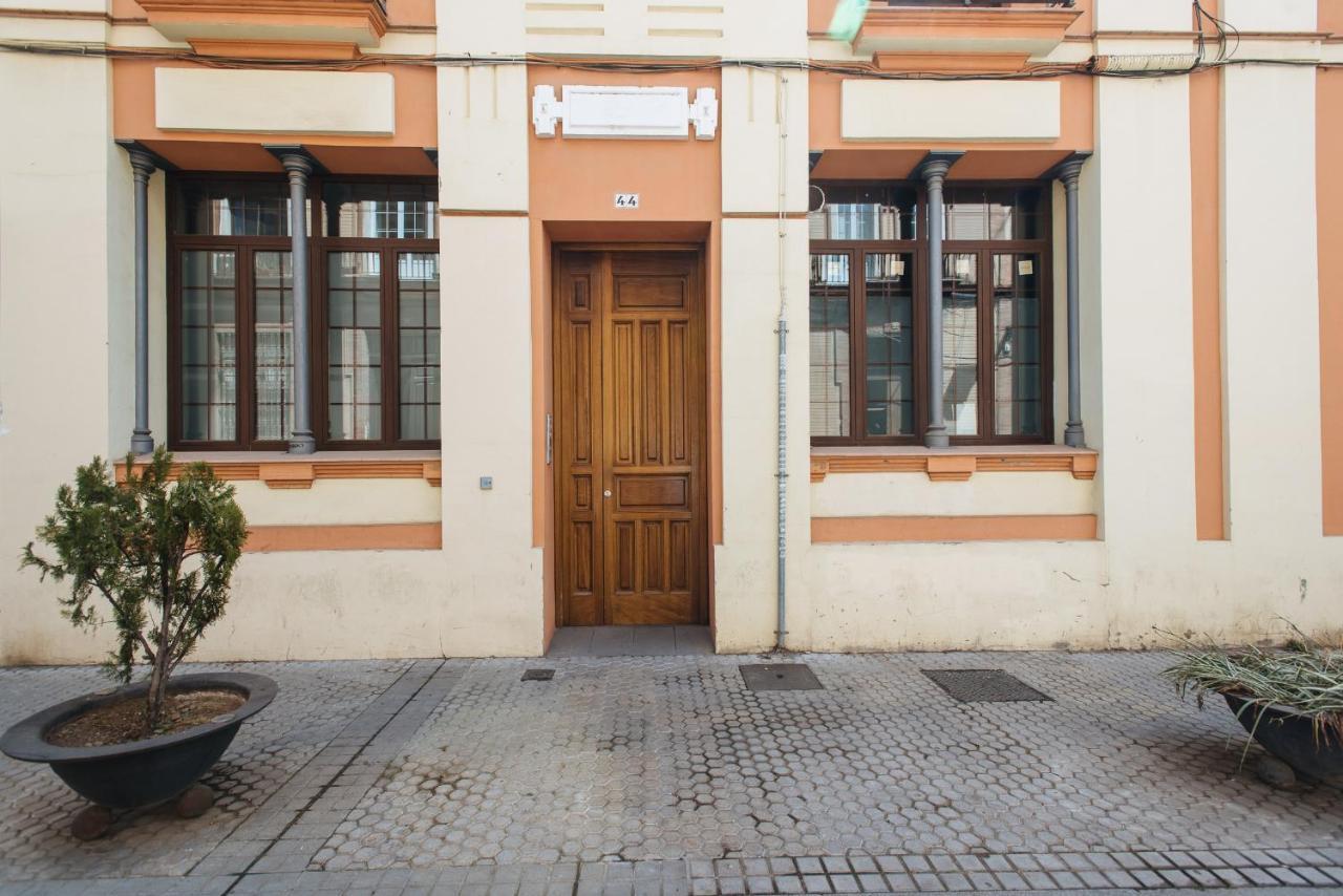 Vut Puerta Real - Free Parking — Photos 3
